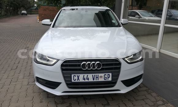 Sayi Na hannu Audi A4 White Mota in Maseru a Maseru Sayi Na hannu Audi A4 White Mota in Maseru a Maseru