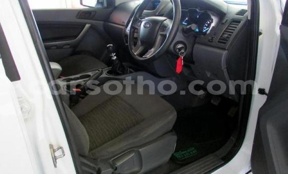Sayi Na hannu Ford Ranger White Mota in Maseru a Maseru Sayi Na hannu Ford Ranger White Mota in Maseru a Maseru