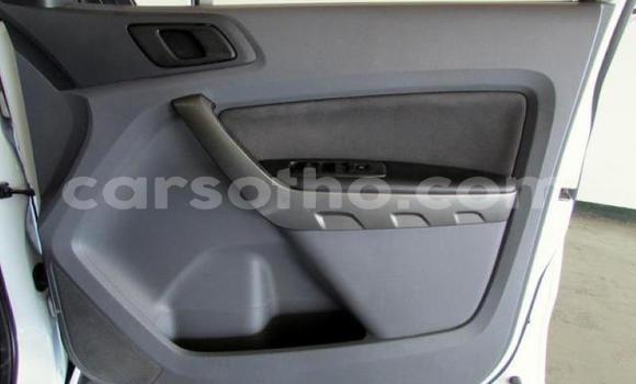 Sayi Na hannu Ford Ranger White Mota in Maseru a Maseru Sayi Na hannu Ford Ranger White Mota in Maseru a Maseru