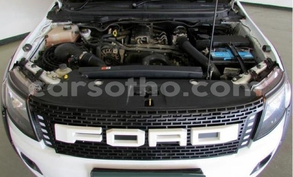 Sayi Na hannu Ford Ranger White Mota in Maseru a Maseru Sayi Na hannu Ford Ranger White Mota in Maseru a Maseru