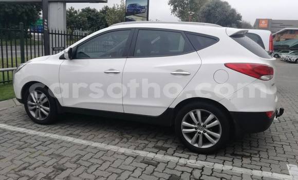 Sayi Na hannu Hyundai ix35 White Mota in Maseru a Maseru Sayi Na hannu Hyundai ix35 White Mota in Maseru a Maseru