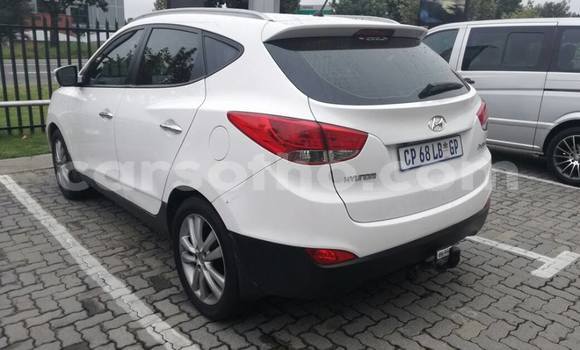 Sayi Na hannu Hyundai ix35 White Mota in Maseru a Maseru Sayi Na hannu Hyundai ix35 White Mota in Maseru a Maseru