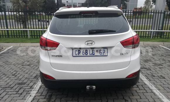 Sayi Na hannu Hyundai ix35 White Mota in Maseru a Maseru Sayi Na hannu Hyundai ix35 White Mota in Maseru a Maseru