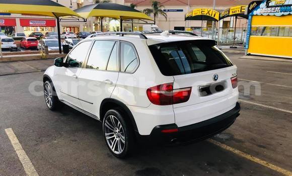Sayi Na hannu BMW X5 White Mota in Maseru a Maseru Sayi Na hannu BMW X5 White Mota in Maseru a Maseru