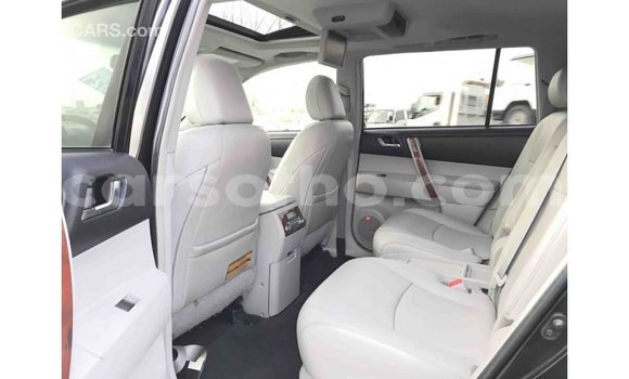Buy Import Toyota Highlander Black Car in Import - Dubai in Maseru Buy Import Toyota Highlander Black Car in Import - Dubai in Maseru