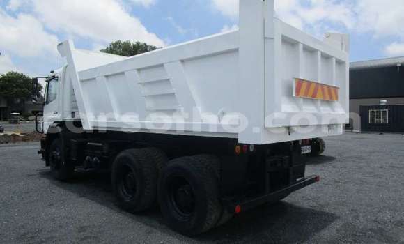 Acheter Occasion Utilitaire Mercedes‒Benz 2628 Blanc à Hlotse, Leribe Acheter Occasion Utilitaire Mercedes‒Benz 2628 Blanc à Hlotse, Leribe