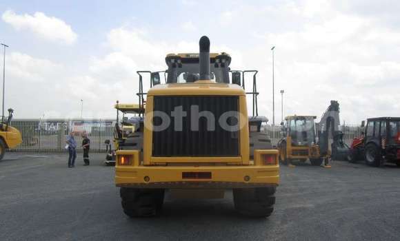 Sayi Na hannu Caterpillar 120 Beige Babbar mota in Hlotse a Leribe Sayi Na hannu Caterpillar 120 Beige Babbar mota in Hlotse a Leribe