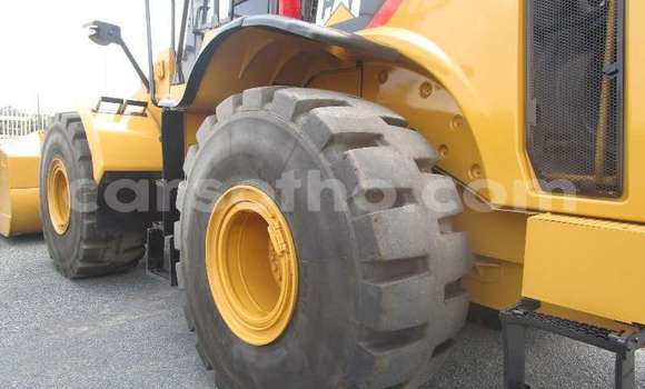 Sayi Na hannu Caterpillar 120 Beige Babbar mota in Hlotse a Leribe Sayi Na hannu Caterpillar 120 Beige Babbar mota in Hlotse a Leribe