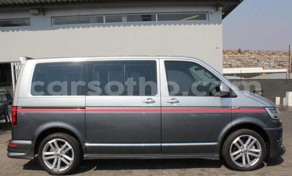 Acheter Occasion Voiture Volkswagen Caravelle Gris à Maputsoa, Leribe Acheter Occasion Voiture Volkswagen Caravelle Gris à Maputsoa, Leribe