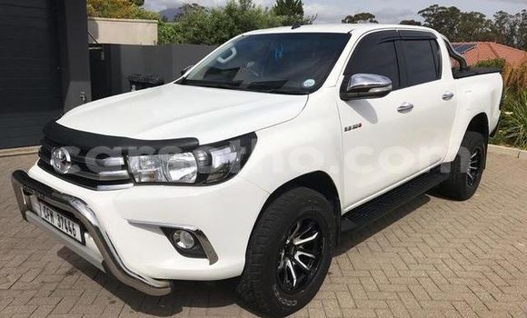 Buy Used Toyota Hilux White Car in Maseru in Maseru Buy Used Toyota Hilux White Car in Maseru in Maseru