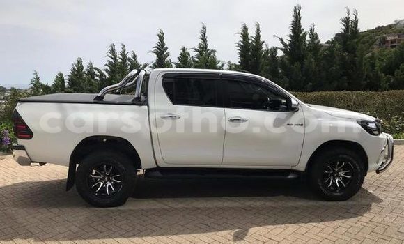 Buy Used Toyota Hilux White Car in Maseru in Maseru Buy Used Toyota Hilux White Car in Maseru in Maseru