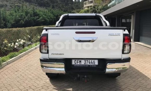 Buy Used Toyota Hilux White Car in Maseru in Maseru Buy Used Toyota Hilux White Car in Maseru in Maseru