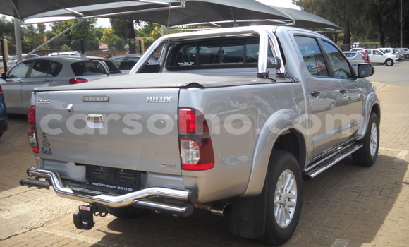 Buy Used Toyota Hilux Silver Car in Maseru in Maseru Buy Used Toyota Hilux Silver Car in Maseru in Maseru