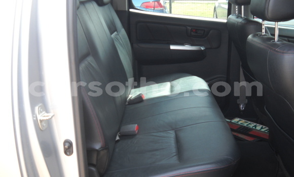 Buy Used Toyota Hilux Silver Car in Maseru in Maseru Buy Used Toyota Hilux Silver Car in Maseru in Maseru