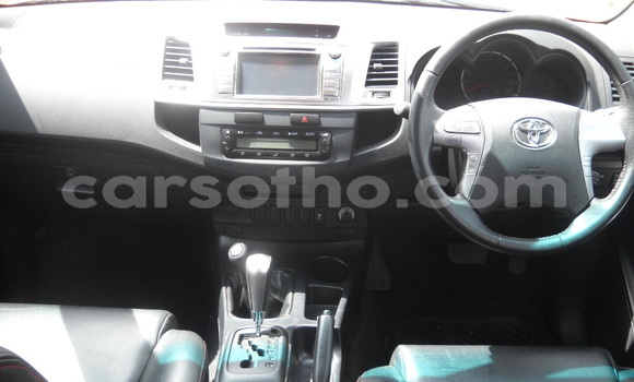 Buy Used Toyota Hilux Silver Car in Maseru in Maseru Buy Used Toyota Hilux Silver Car in Maseru in Maseru