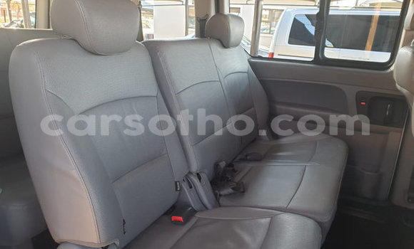 Acheter Occasion Voiture Hyundai H1 Blanc à Maseru, Maseru Acheter Occasion Voiture Hyundai H1 Blanc à Maseru, Maseru