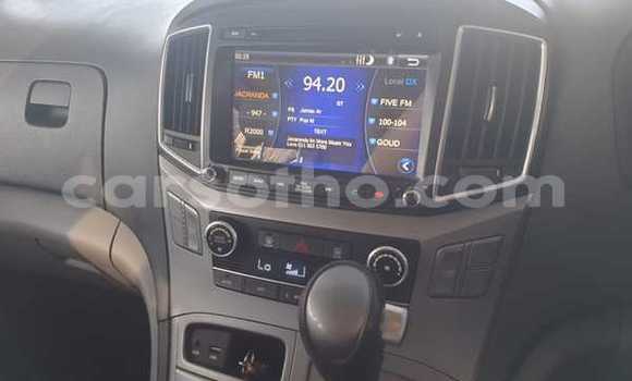 Acheter Occasion Voiture Hyundai H1 Blanc à Maseru, Maseru Acheter Occasion Voiture Hyundai H1 Blanc à Maseru, Maseru