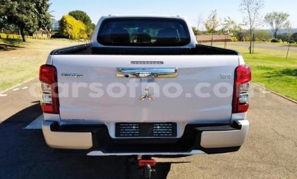 اشتري مستعمل Mitsubishi Triton White سيارة في Maseru في Maseru اشتري مستعمل Mitsubishi Triton White سيارة في Maseru في Maseru
