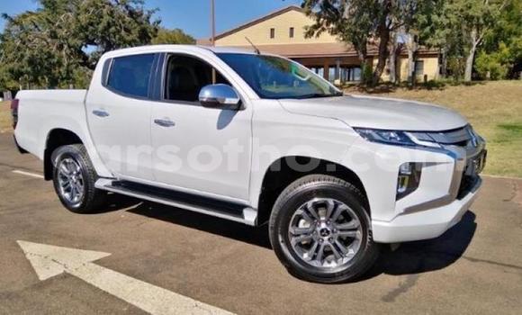 اشتري مستعمل Mitsubishi Triton White سيارة في Maseru في Maseru اشتري مستعمل Mitsubishi Triton White سيارة في Maseru في Maseru