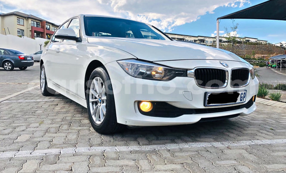 Sayi Na hannu BMW 3–Series White Mota in Maputsoa a Leribe Sayi Na hannu BMW 3–Series White Mota in Maputsoa a Leribe