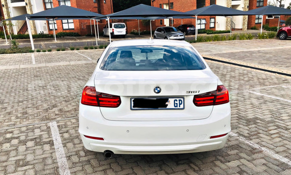 Sayi Na hannu BMW 3–Series White Mota in Maputsoa a Leribe Sayi Na hannu BMW 3–Series White Mota in Maputsoa a Leribe