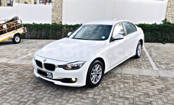 Sayi Na hannu BMW 3–Series White Mota in Maputsoa a Leribe Sayi Na hannu BMW 3–Series White Mota in Maputsoa a Leribe