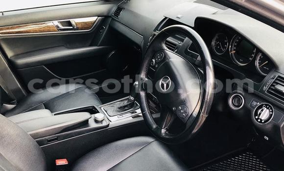 Acheter Occasion Voiture Mercedes-Benz C–Class Blanc à Maseru, Maseru Acheter Occasion Voiture Mercedes-Benz C–Class Blanc à Maseru, Maseru