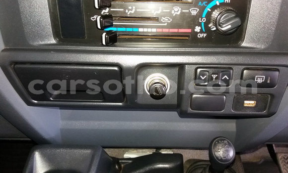 Sayi Na hannu Toyota Hilux White Mota in Maseru a Maseru Sayi Na hannu Toyota Hilux White Mota in Maseru a Maseru