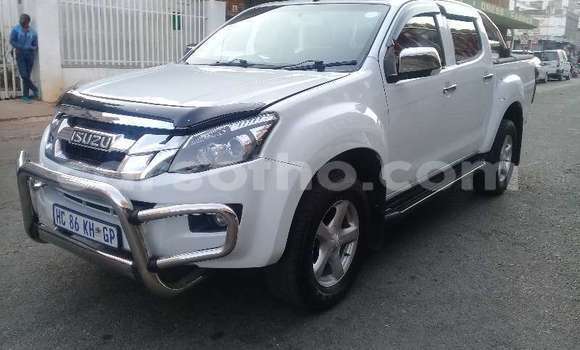 Acheter Occasion Voiture Isuzu KB Blanc à Maseru, Maseru Acheter Occasion Voiture Isuzu KB Blanc à Maseru, Maseru