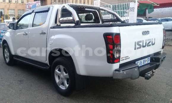 Acheter Occasion Voiture Isuzu KB Blanc à Maseru, Maseru Acheter Occasion Voiture Isuzu KB Blanc à Maseru, Maseru