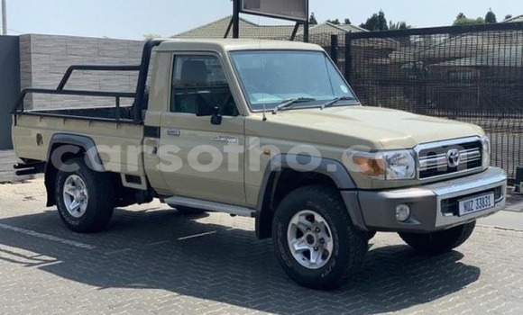 Sayi Na hannu Toyota Land Cruiser Beige Mota in Maseru a Maseru Sayi Na hannu Toyota Land Cruiser Beige Mota in Maseru a Maseru