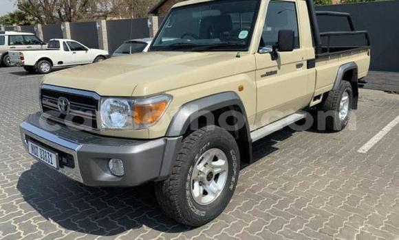Sayi Na hannu Toyota Land Cruiser Beige Mota in Maseru a Maseru Sayi Na hannu Toyota Land Cruiser Beige Mota in Maseru a Maseru