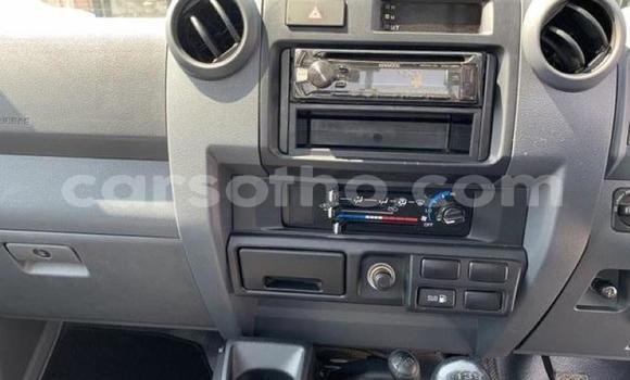 Sayi Na hannu Toyota Land Cruiser Beige Mota in Maseru a Maseru Sayi Na hannu Toyota Land Cruiser Beige Mota in Maseru a Maseru