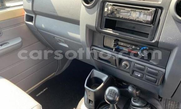 Sayi Na hannu Toyota Land Cruiser Beige Mota in Maseru a Maseru Sayi Na hannu Toyota Land Cruiser Beige Mota in Maseru a Maseru