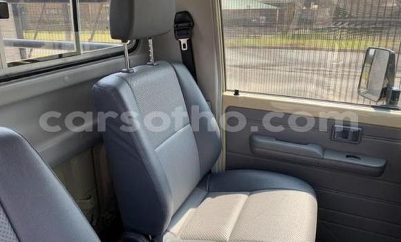 Sayi Na hannu Toyota Land Cruiser Beige Mota in Maseru a Maseru Sayi Na hannu Toyota Land Cruiser Beige Mota in Maseru a Maseru