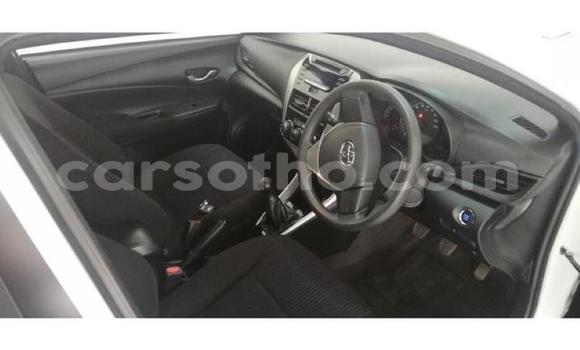 Acheter Occasion Voiture Toyota Yaris Blanc à Maseru, Maseru Acheter Occasion Voiture Toyota Yaris Blanc à Maseru, Maseru