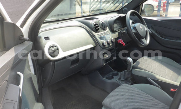 اشتري مستعمل Chevrolet Corsa White سيارة في Maputsoa في Leribe اشتري مستعمل Chevrolet Corsa White سيارة في Maputsoa في Leribe