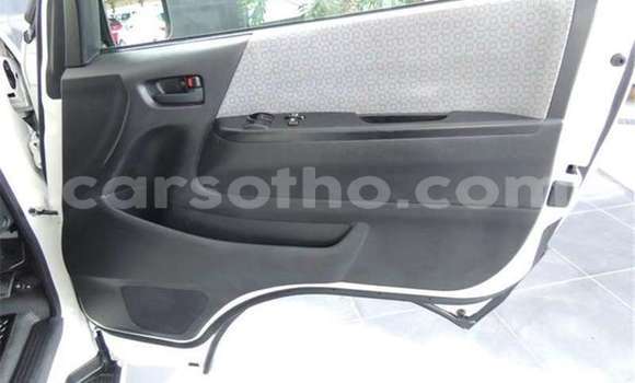 Buy Used Toyota 4Runner White Car in Butha Buthe in Butha-Buthe Buy Used Toyota 4Runner White Car in Butha Buthe in Butha-Buthe