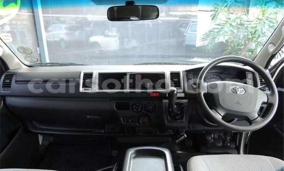 Buy Used Toyota 4Runner White Car in Butha Buthe in Butha-Buthe Buy Used Toyota 4Runner White Car in Butha Buthe in Butha-Buthe