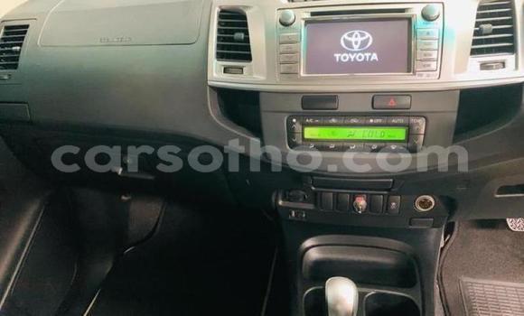 Sayi Na hannu Toyota Hilux White Mota in Maseru a Maseru Sayi Na hannu Toyota Hilux White Mota in Maseru a Maseru