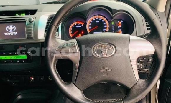 Sayi Na hannu Toyota Hilux White Mota in Maseru a Maseru Sayi Na hannu Toyota Hilux White Mota in Maseru a Maseru