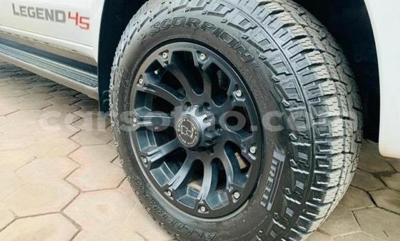 Sayi Na hannu Toyota Hilux White Mota in Maseru a Maseru Sayi Na hannu Toyota Hilux White Mota in Maseru a Maseru