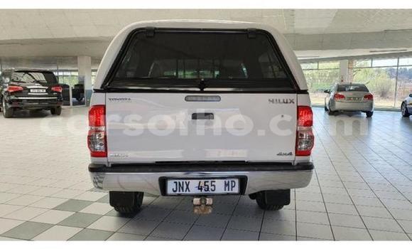 Sayi Na hannu Toyota Hilux White Mota in Maputsoa a Leribe Sayi Na hannu Toyota Hilux White Mota in Maputsoa a Leribe