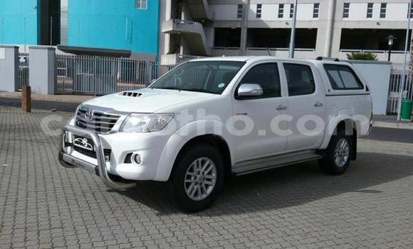Acheter Occasion Voiture Toyota Hilux Blanc à Maputsoe, Leribe Acheter Occasion Voiture Toyota Hilux Blanc à Maputsoe, Leribe