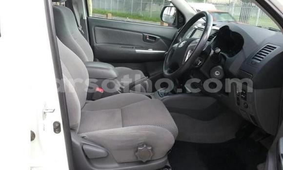 Acheter Occasion Voiture Toyota Hilux Blanc à Maputsoe, Leribe Acheter Occasion Voiture Toyota Hilux Blanc à Maputsoe, Leribe