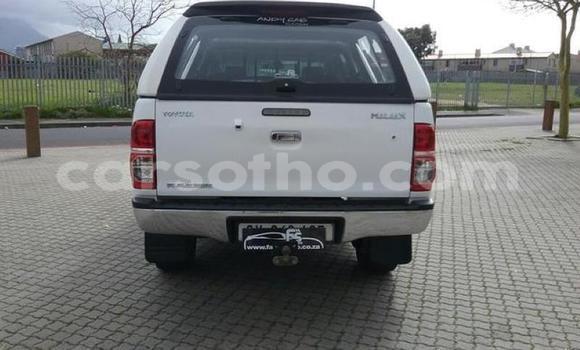 Acheter Occasion Voiture Toyota Hilux Blanc à Maputsoe, Leribe Acheter Occasion Voiture Toyota Hilux Blanc à Maputsoe, Leribe