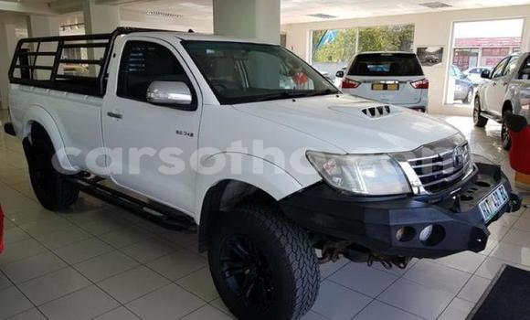 Buy Used Toyota Hilux White Car in Maputsoa in Leribe Buy Used Toyota Hilux White Car in Maputsoa in Leribe
