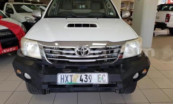 Buy Used Toyota Hilux White Car in Maputsoa in Leribe Buy Used Toyota Hilux White Car in Maputsoa in Leribe