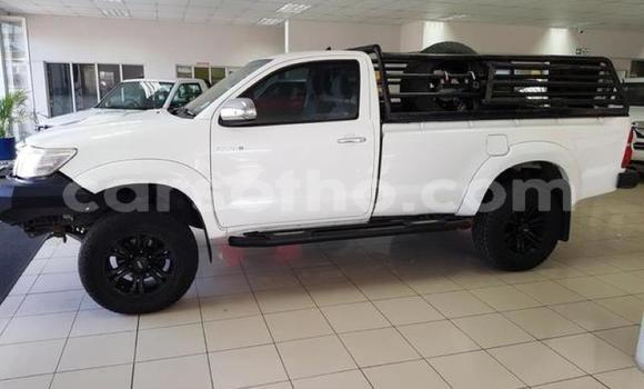 Buy Used Toyota Hilux White Car in Maputsoa in Leribe Buy Used Toyota Hilux White Car in Maputsoa in Leribe