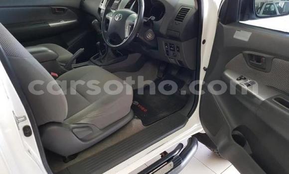 Buy Used Toyota Hilux White Car in Maputsoa in Leribe Buy Used Toyota Hilux White Car in Maputsoa in Leribe